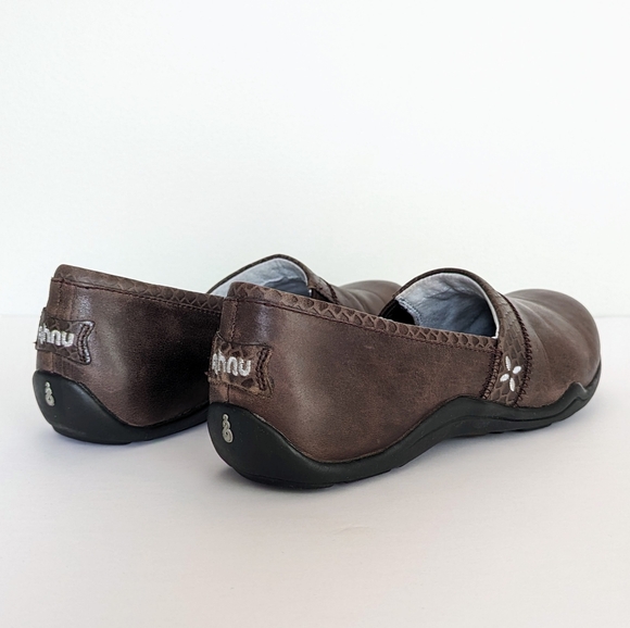 Ahnu Jackie Slip On Brown Leather Shoes - Picture 5 of 11